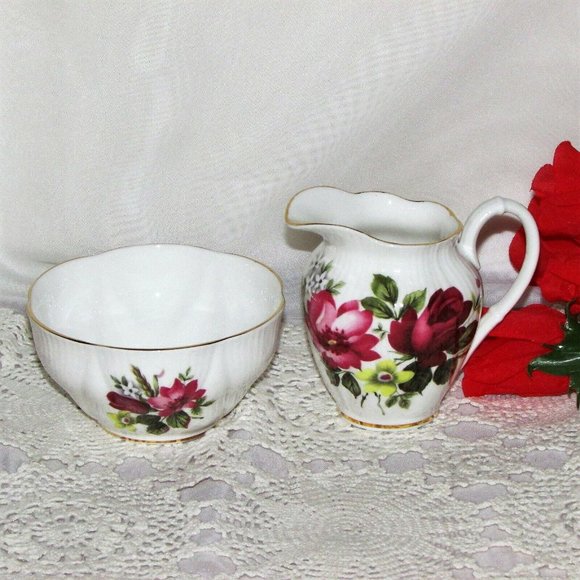 ROYAL ALBERT BONE CHINA Creamer & Sugar Bowl Set Floral England - Picture 1 of 5